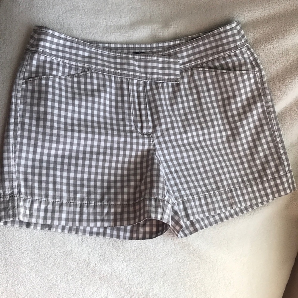 Ann Taylor Signature Shorts Sz. 6 Gingham